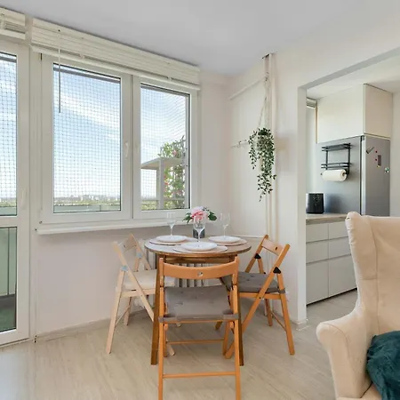 Sloneczne Z Balkonem Blisko Natury By Renters Apartman
